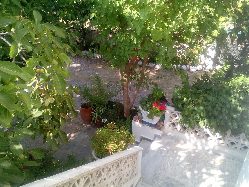 Guesthouse Karidia Skala Eresou Exterior foto